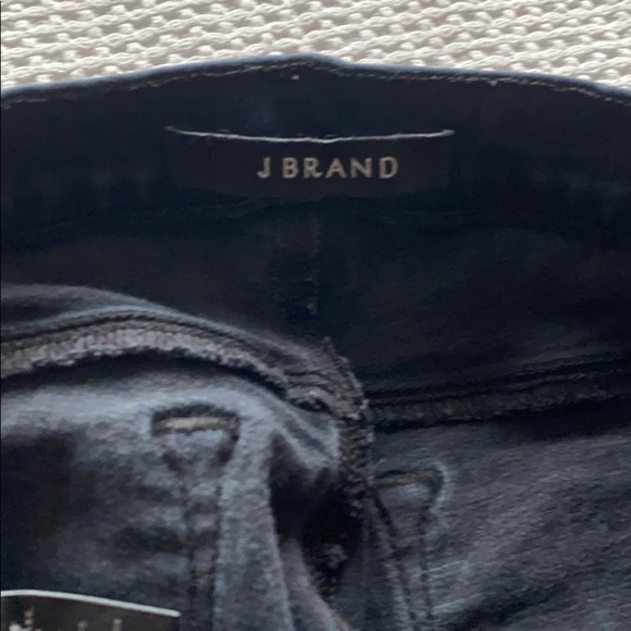 Trio of size 26 jeans: Frame, J brand, Joe’s - Picture 3 of 4